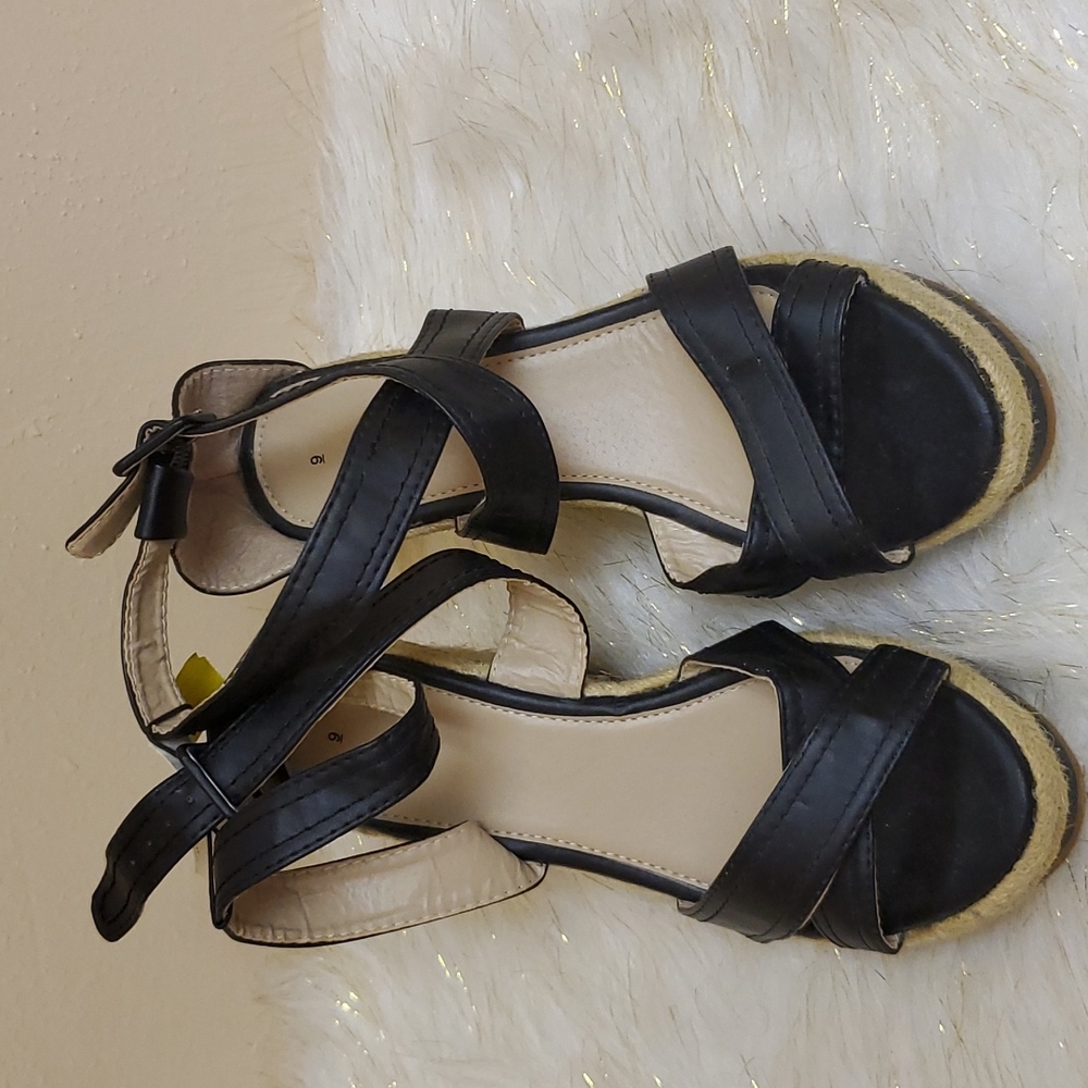 Icing Wedge Sandal